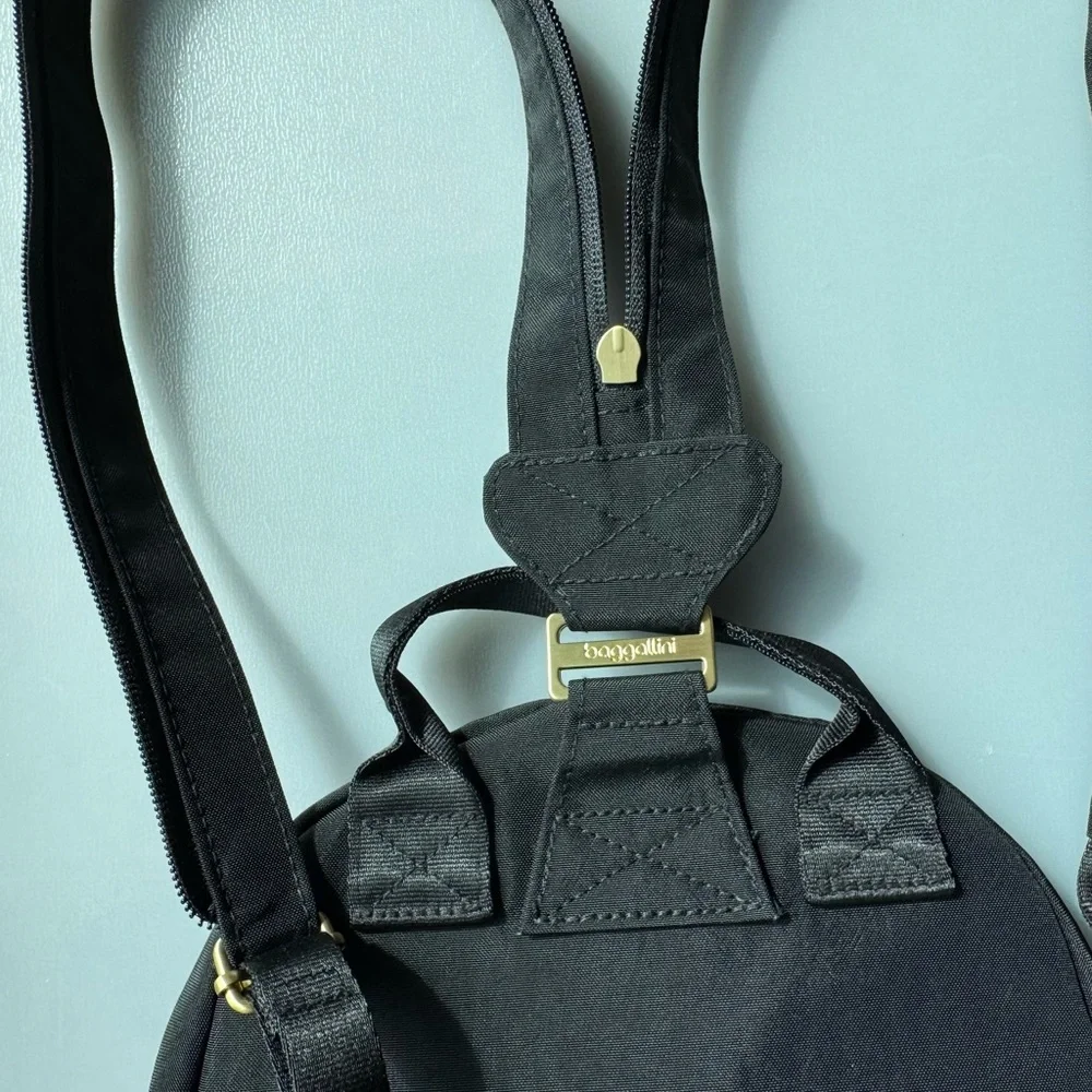 Baggallini Naples Convertible Backpack - Picture 5 of 12